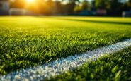 Giocatori di calcio durante un kickabout domenicale